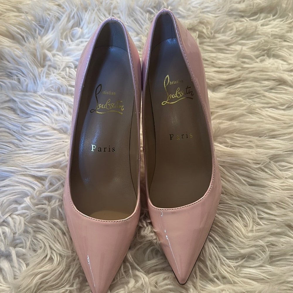 Pink Heels - NOT real.